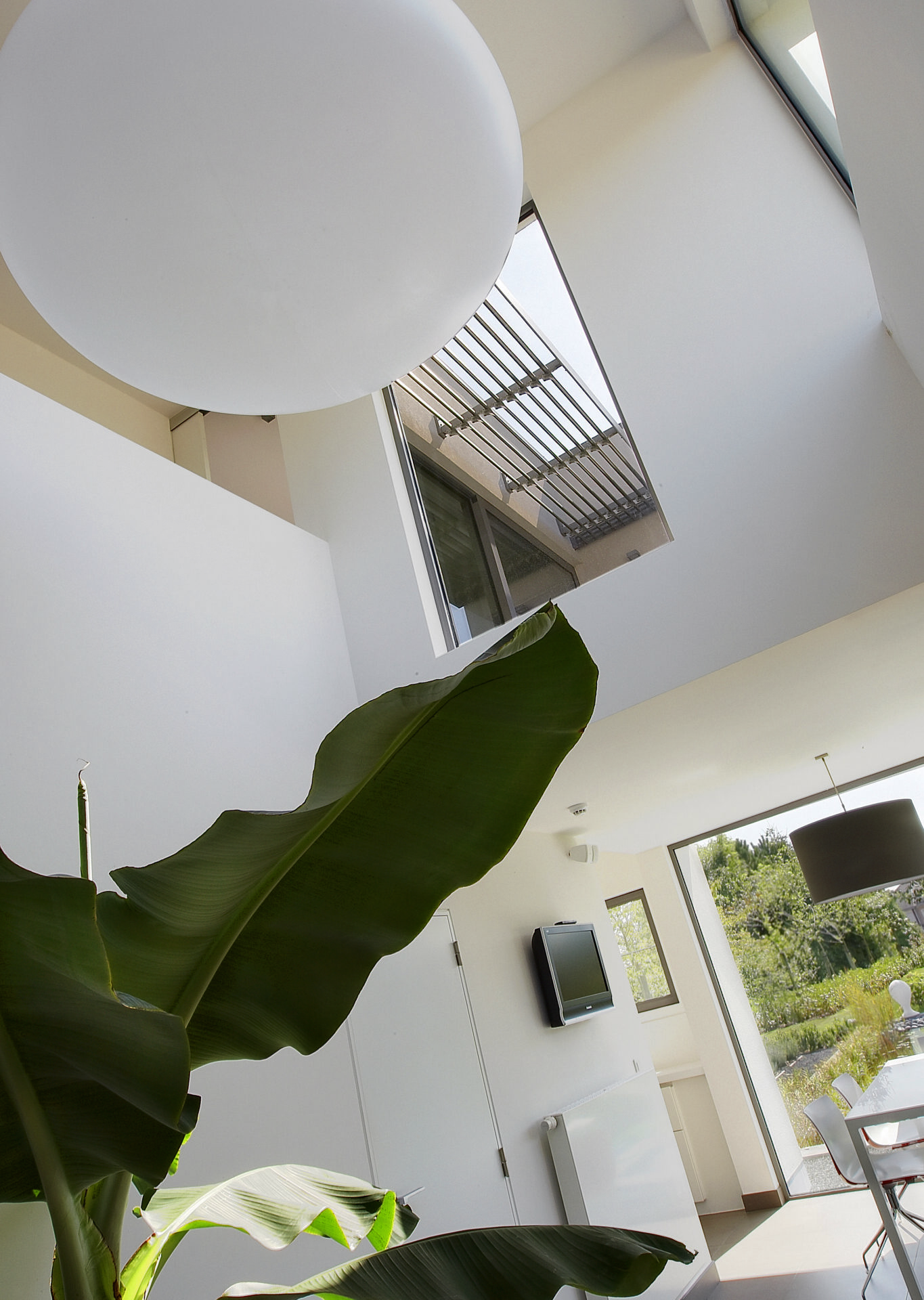 Sonnenschutzlamellen außen Wohnraum mit Sonnenschutzlamellen außen